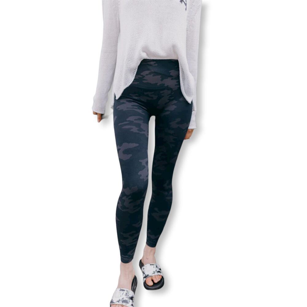SPANX Look At Me Now Seamless Leggings SIZE 1X Black Camo Yoga Gym Pants